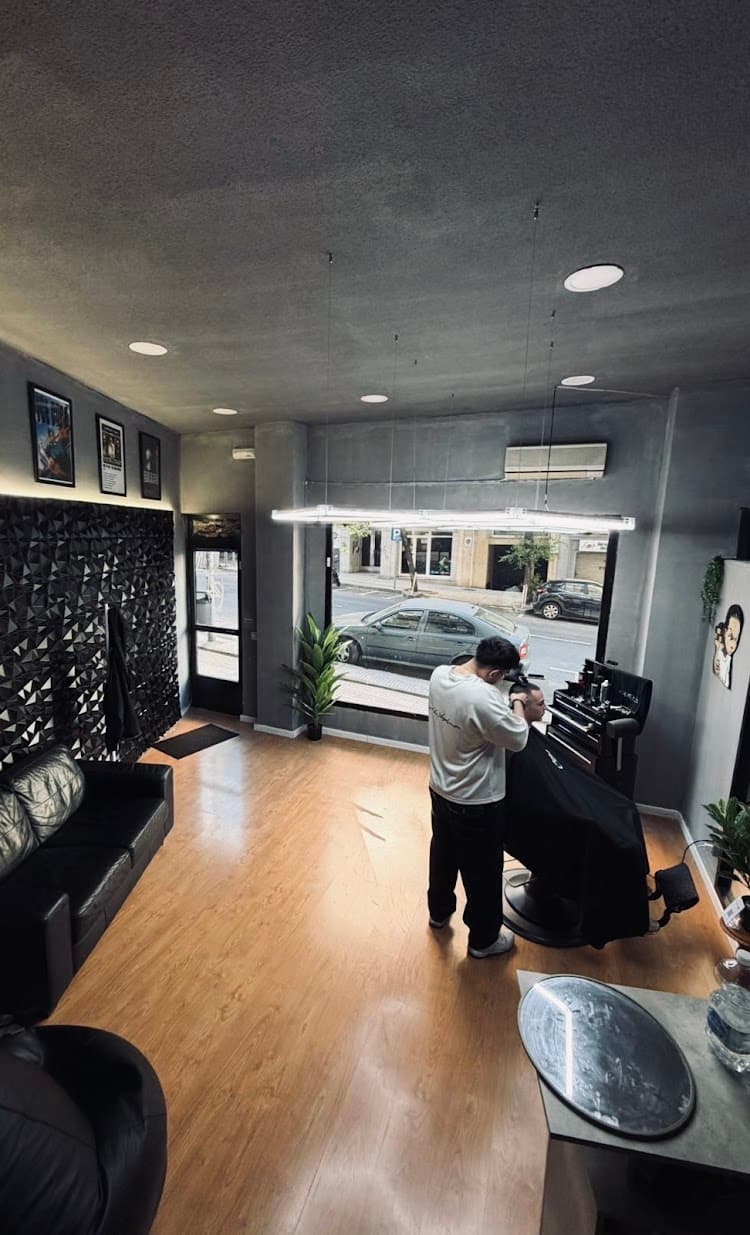 Sillón de barbero en Izzio Barber